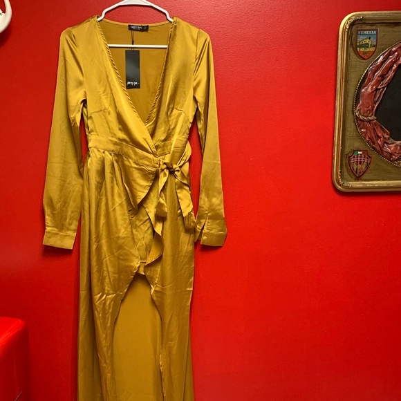 SOLD OUT/NWT: Nasty Gal Maxi Yellow Romper, Size 2 - Picture 4 of 7